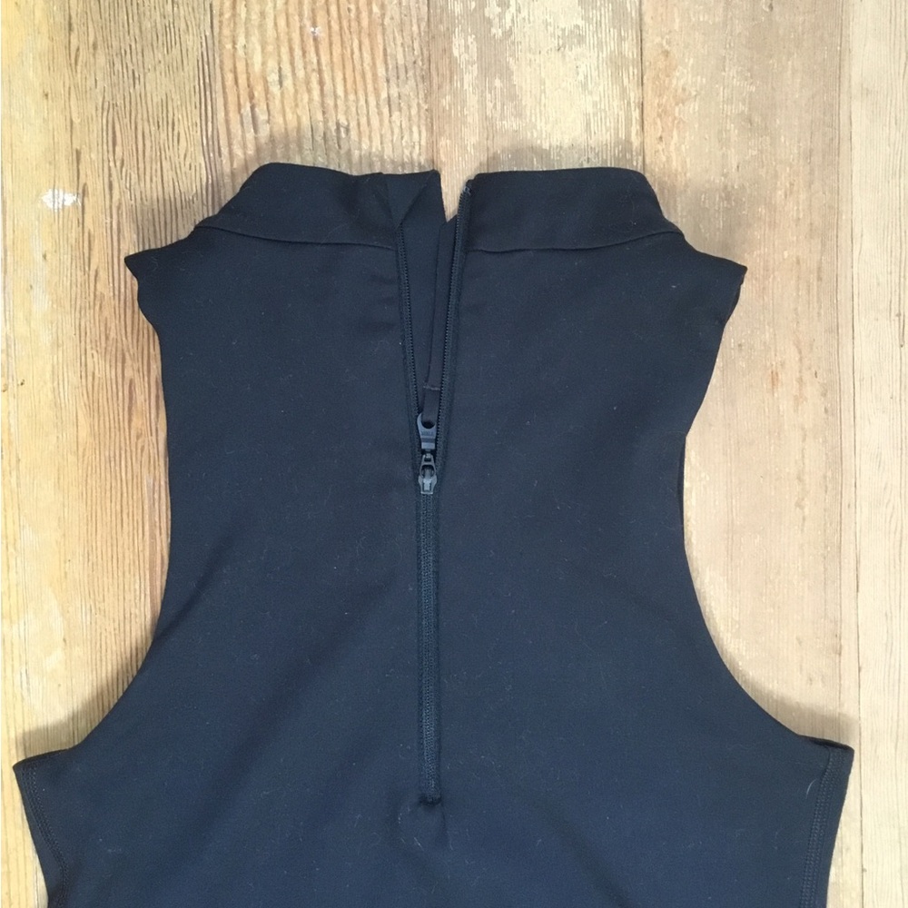 Girlfriend Collective Black Freddie Crop Top size Small - Picture 3 of 6